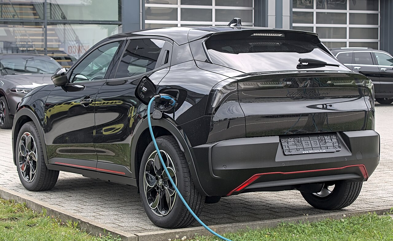 Bedah Fitur Alfa Romeo 2026: Apakah Masih Layak di Tahun 2026?