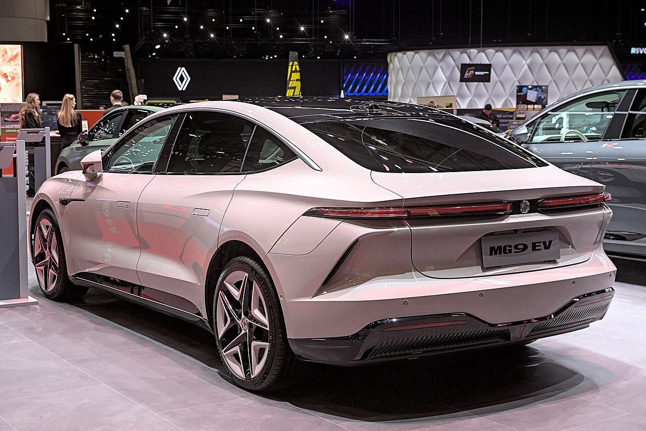 Mengapa Memilih MG 4 EV (Standard) 2026: Analisis Harga Terkini