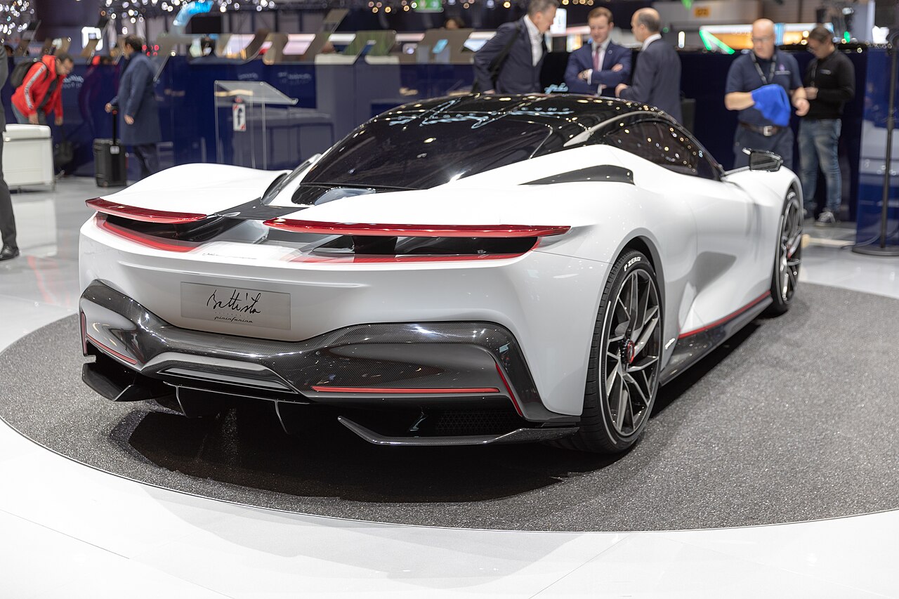 Panduan Beli Pininfarina 2026: Siapa Pesaing Terberatnya di 2026?