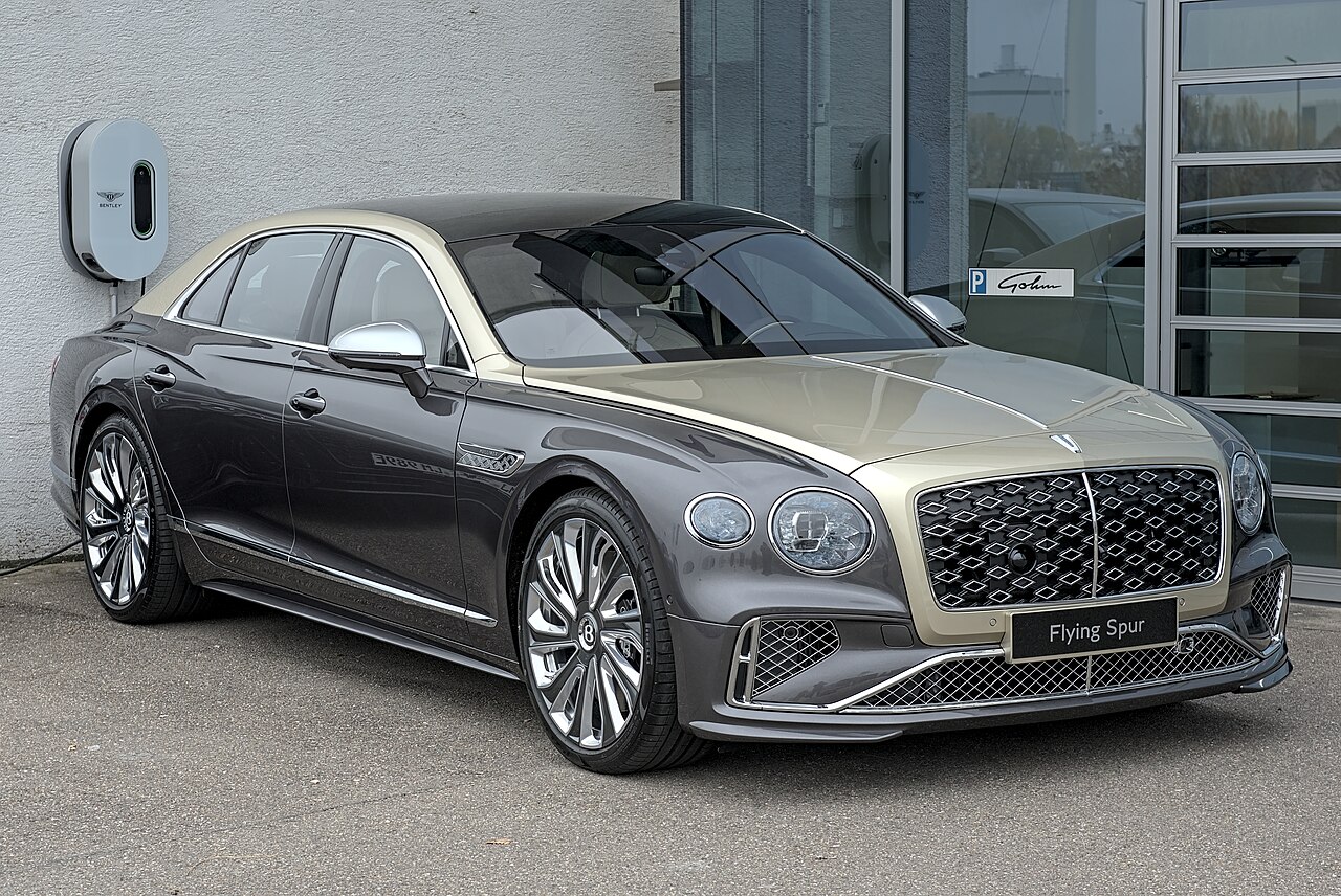 Review Lengkap Bentley Flying Spur Mulliner 2026: Pilihan Terbaik untuk Anda?